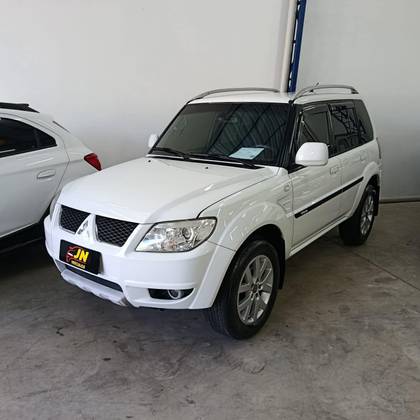MITSUBISHI PAJERO TR4 2.0 4X2 16V 140CV FLEX 4P AUTOMÁTICO MITSUBISHI PAJERO TR4 2.0 4X2 16V 140CV FLEX 4P AUTOMÁTICO